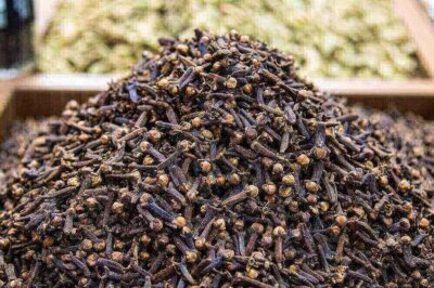 huile essentielle cloue de girofle